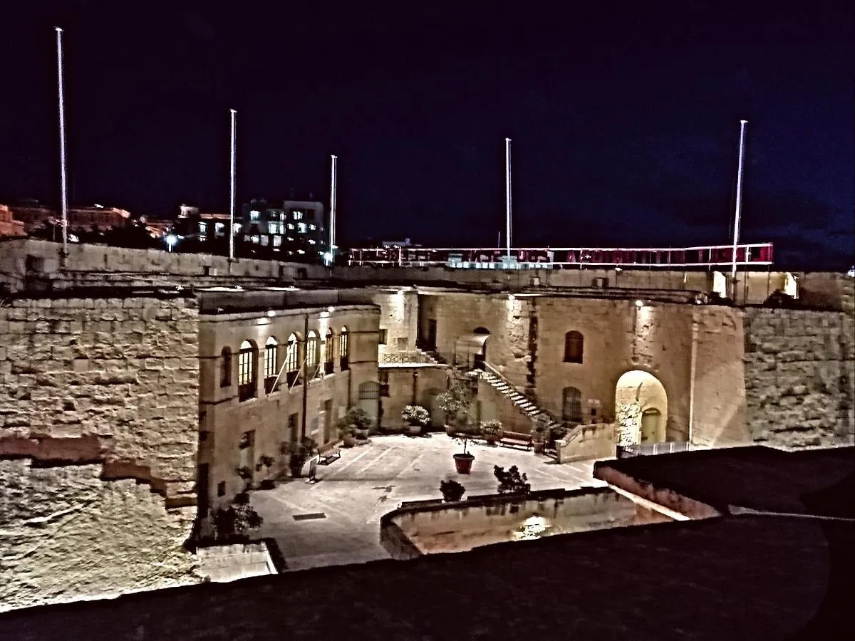 Vittoriosa Seafront Highly Furnished Apartment Fl 4 0*, Birgu Malta