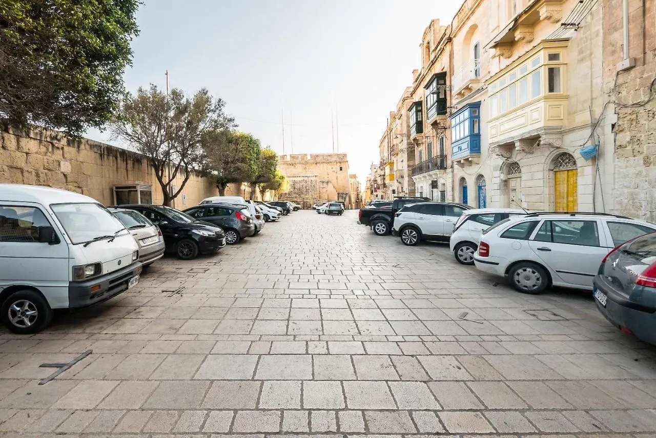 Vittoriosa Seafront Highly Furnished Apartment Fl 4 Malta