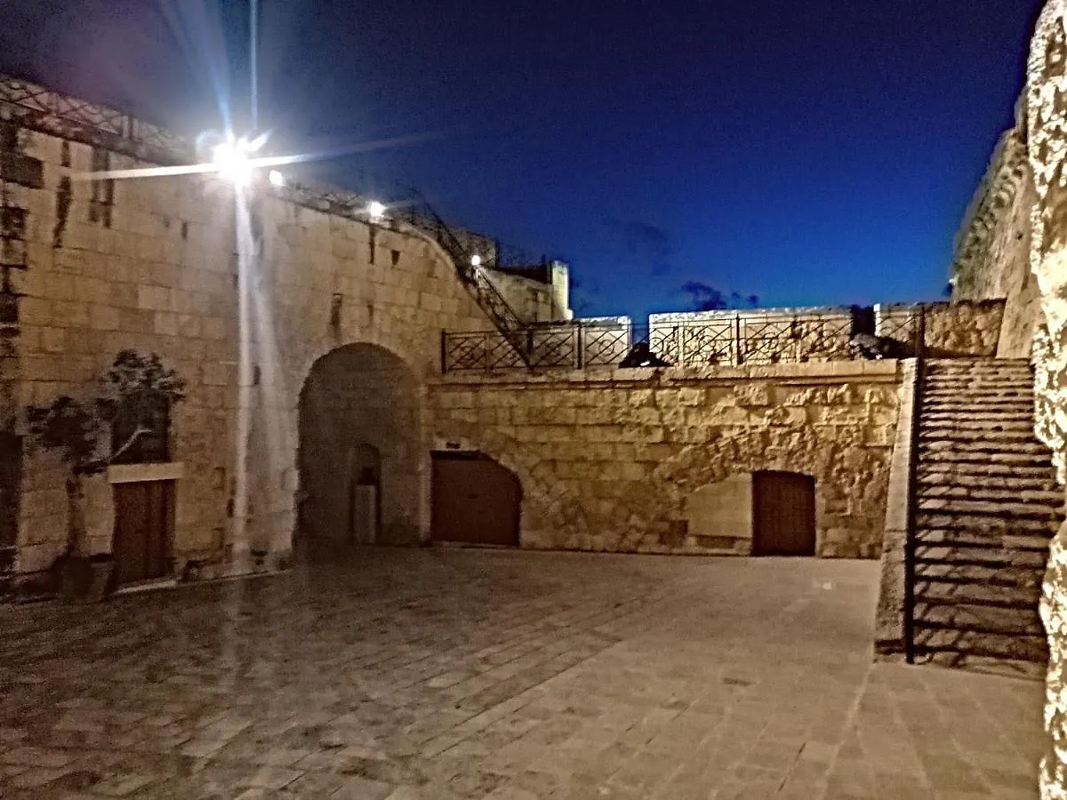 Vittoriosa Seafront Highly Furnished Apartment Fl 4 Birgu