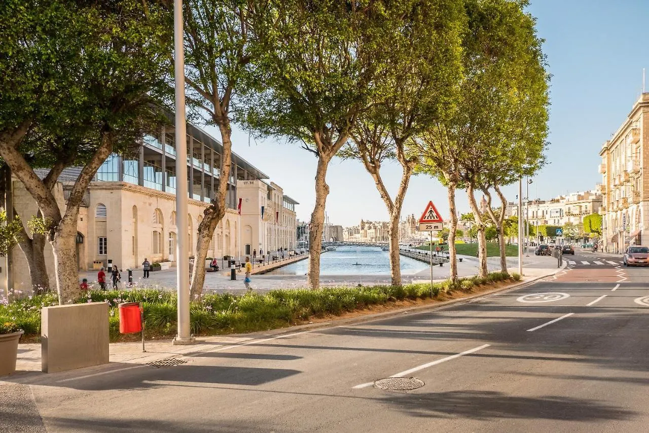 Vittoriosa Seafront Highly Furnished Apartment Fl 4 Birgu