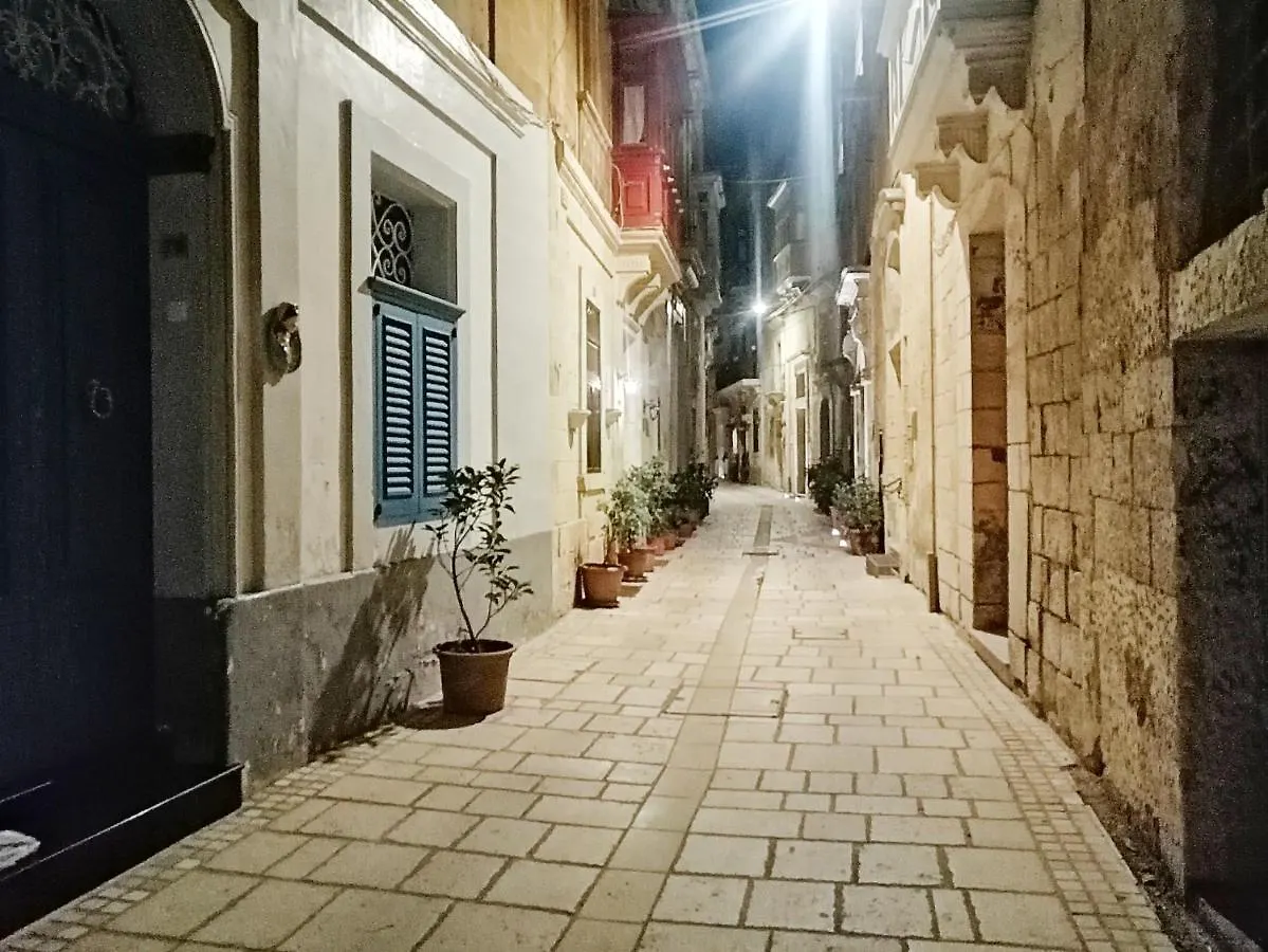 Vittoriosa Seafront Highly Furnished Apartment Fl 4 Malta
