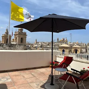 The Knight - Heritage & Art At Square Birgu