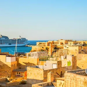 Kharmen A 1565s House With Seaviews Birgu